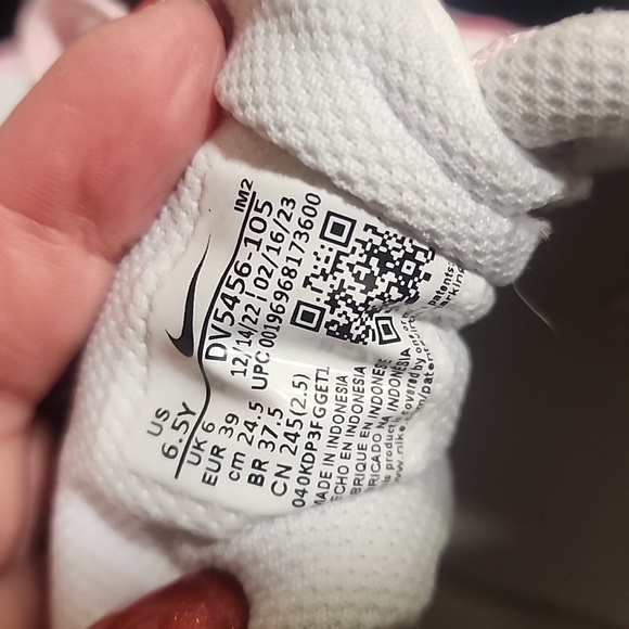 Nike Court Borough Low 2 SE White & Pink Shoes - Picture 6 of 6